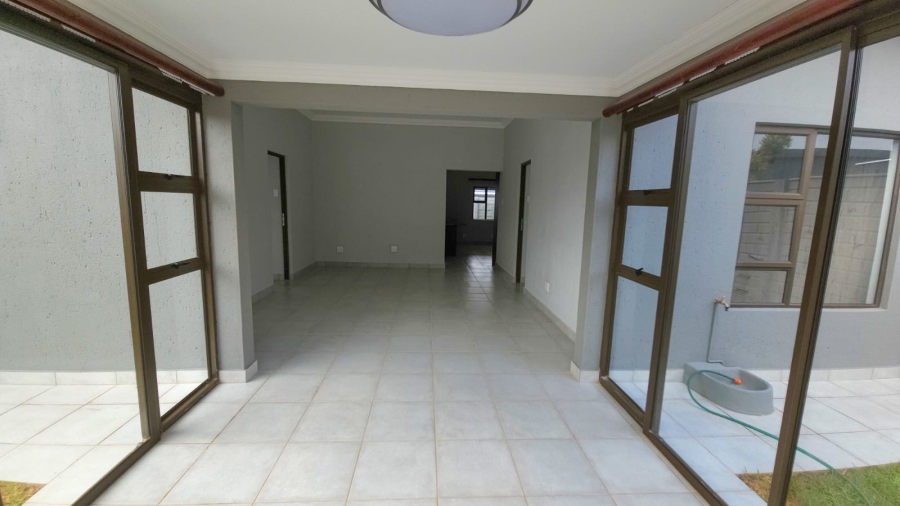 To Let 2 Bedroom Property for Rent in Melodie North West